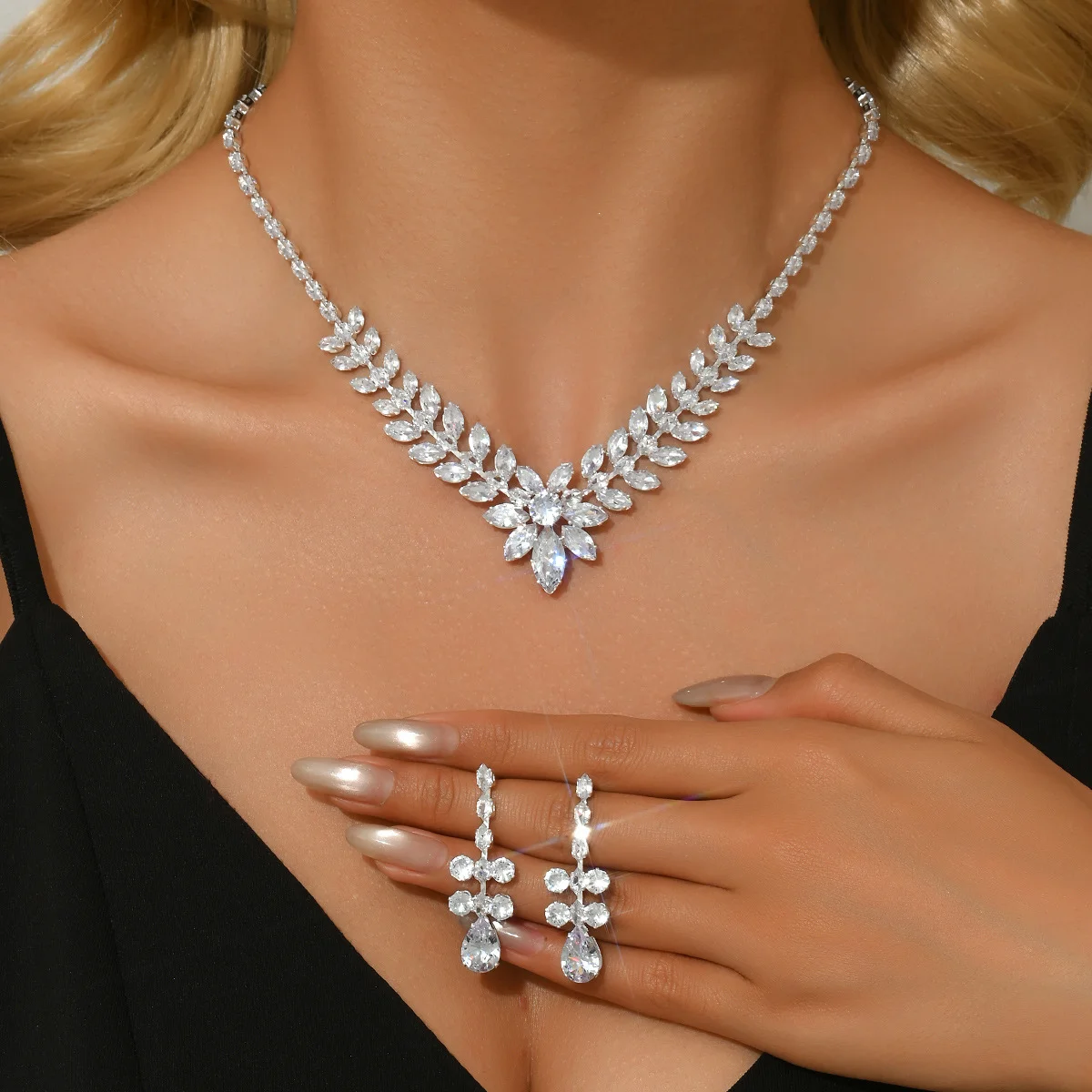 

Classic Drop Zirconia Bridal Wedding Accessories Jewelry Fashion High-End Luxury Necklace Earrings Set