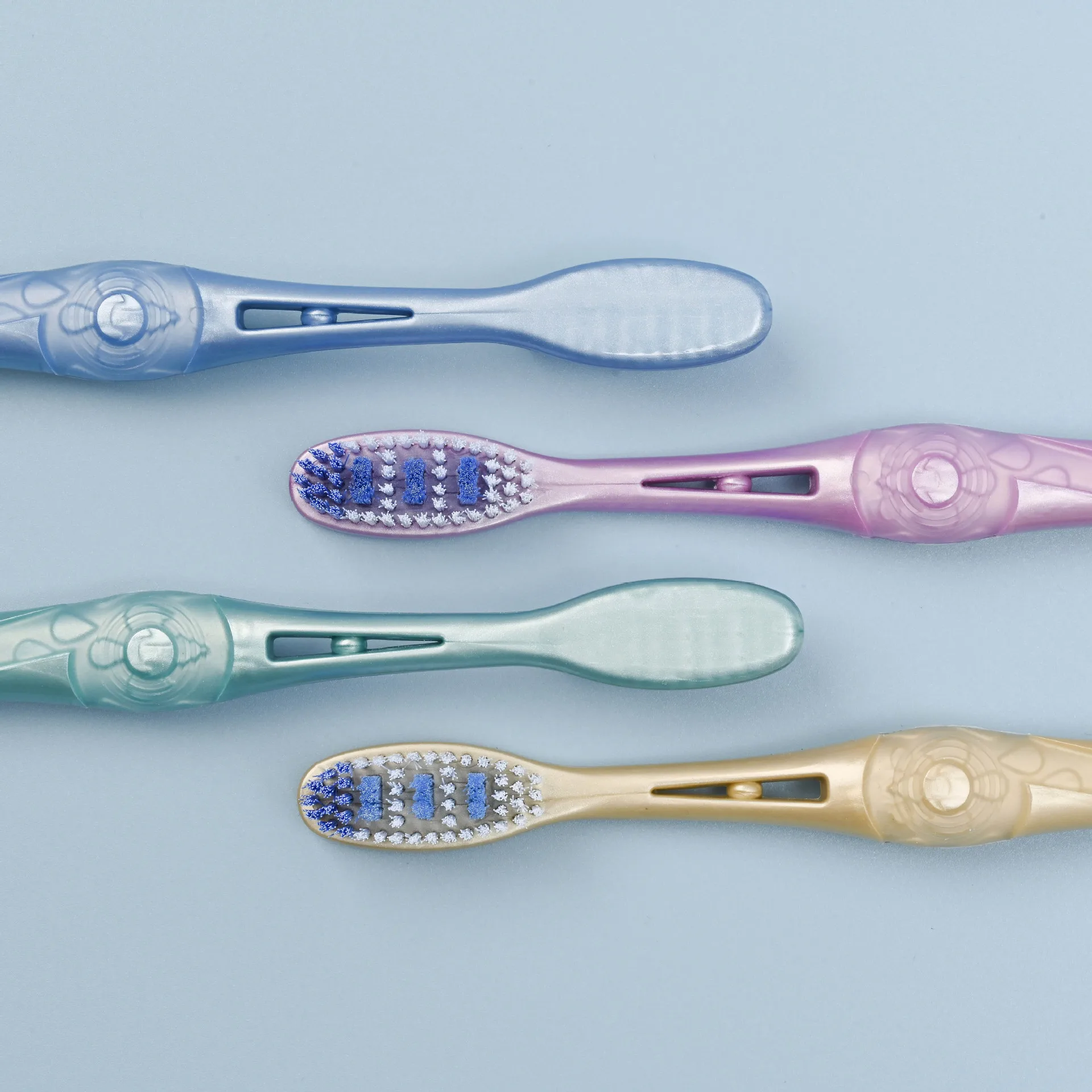 Medium-hard bristle cleaning toothbrush to remove tobacco and tea stains adult toothbrush