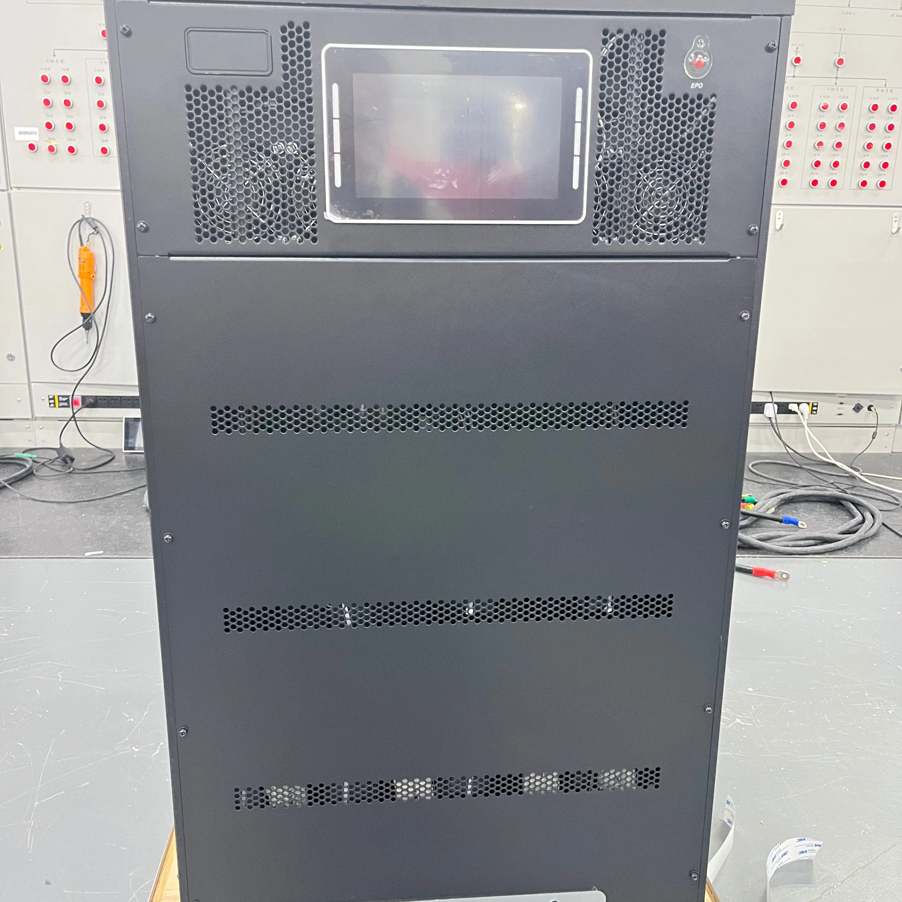 Модульный ИБП 30 кВА со встроенным аккумулятором Универсальная машина 3-фазный источник бесперебойного питания Ups 208/220/230/240 В переменного тока