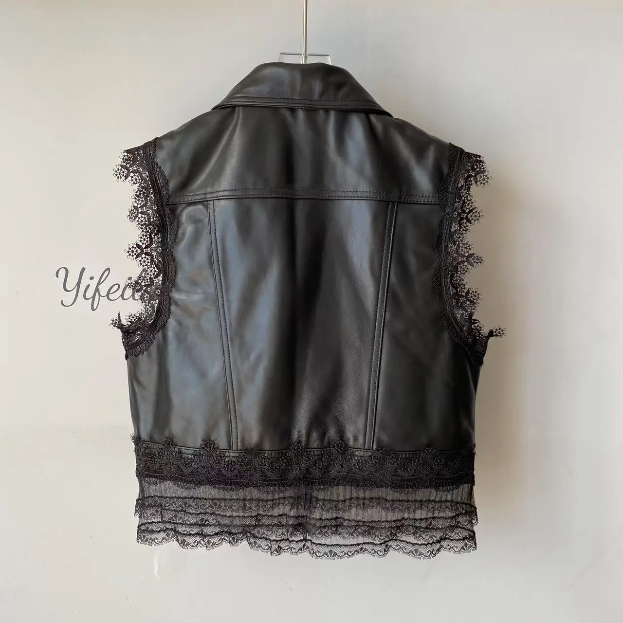 เสื้อกั๊กหนังแท้แฟชั่นสำหรับผู้หญิง รุ่นใหม่ ฤดูใบไม้ร่วง 2025 หนังแกะแท้ ดีไซน์ทันสมัย ใช้งานได้หลากหลาย พร้อมปกเสื้อ