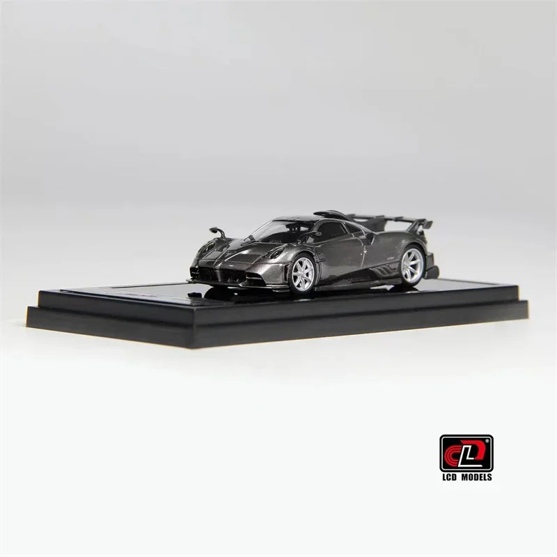 Modello di auto pressofuso LCD 1:64 Pagani Imola