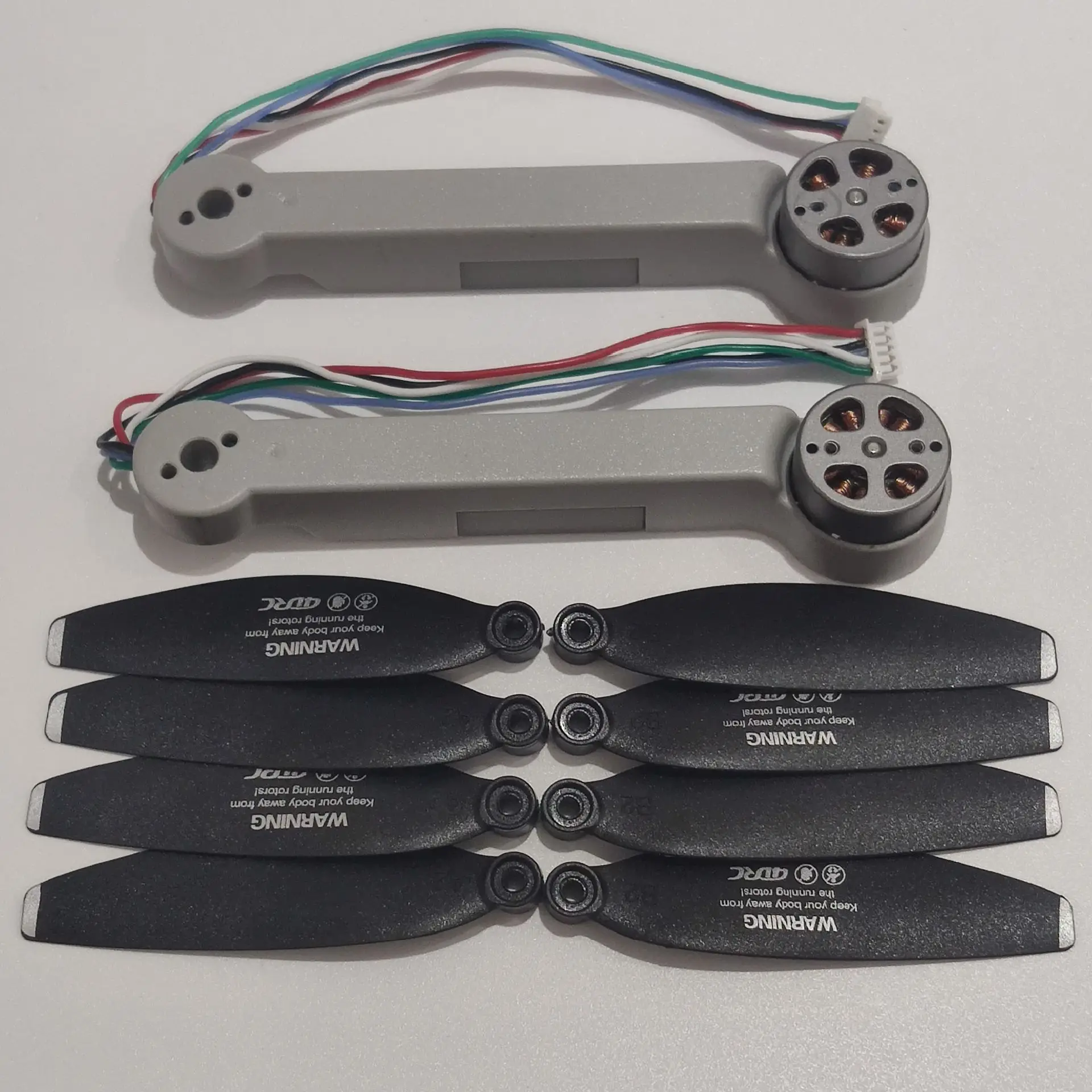 

Original 4DRC Fast-Mini Foldable Drone F8/4D-F8 Brushless RC Quadcopter Spare Parts Rear Right Motor Arm B 2PCS With Blades 8PCS