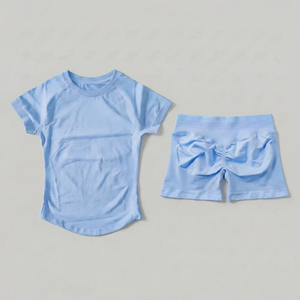 

Комплект для фитнеса и йоги D 1og0: бесшовные шорты и топ с коротким рукавом, 2 предмета