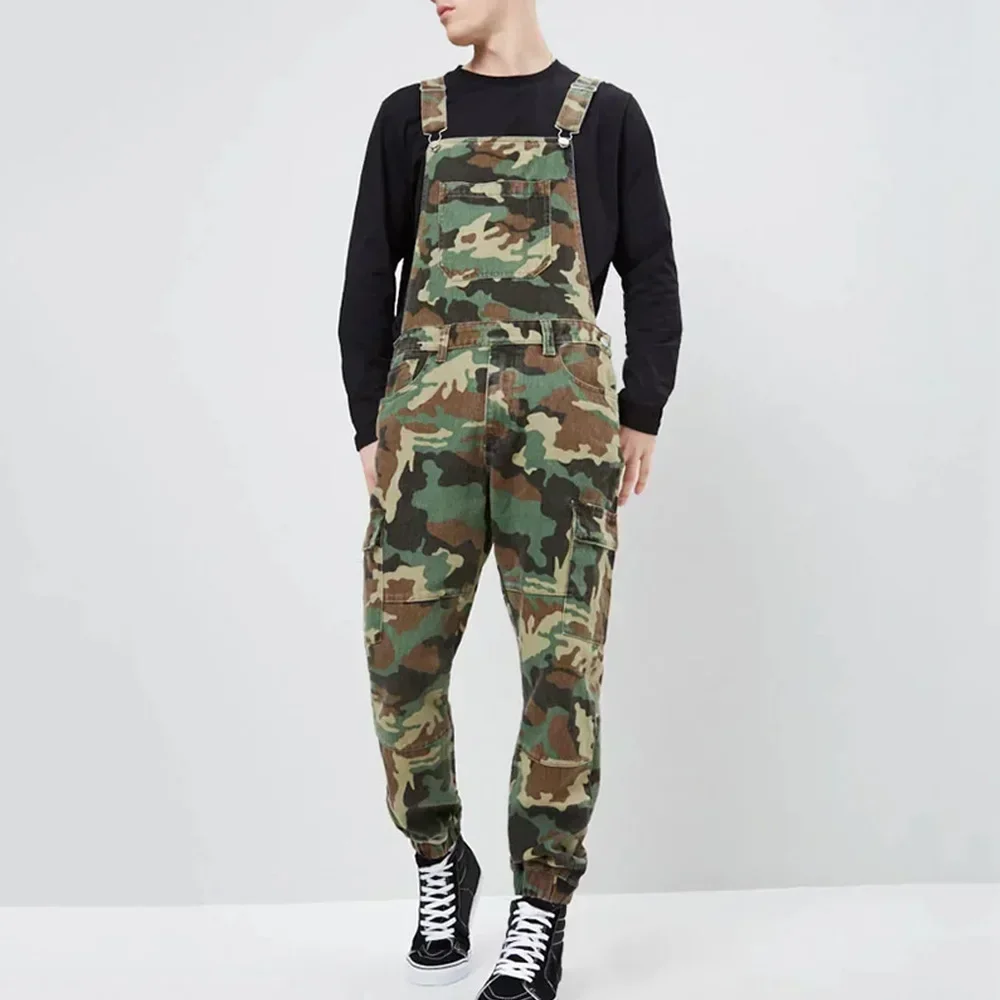 กางเกงยีนส์ผู้ชายพิมพ์Denim Overalls Splicedกระเป๋าCamouflageกางเกงดินสอJumpsuits High Streetกลางเอวซักผ้าOne Piece 2025