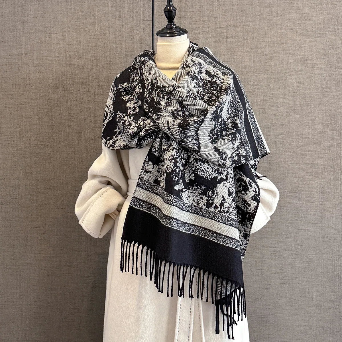 

Винтажный мягкий зимний шарф, теплые длинные шарфы с кисточками, высокое качество, имитация кашемира с принтом тай-дай, шали для женщин, подарок на Новый год