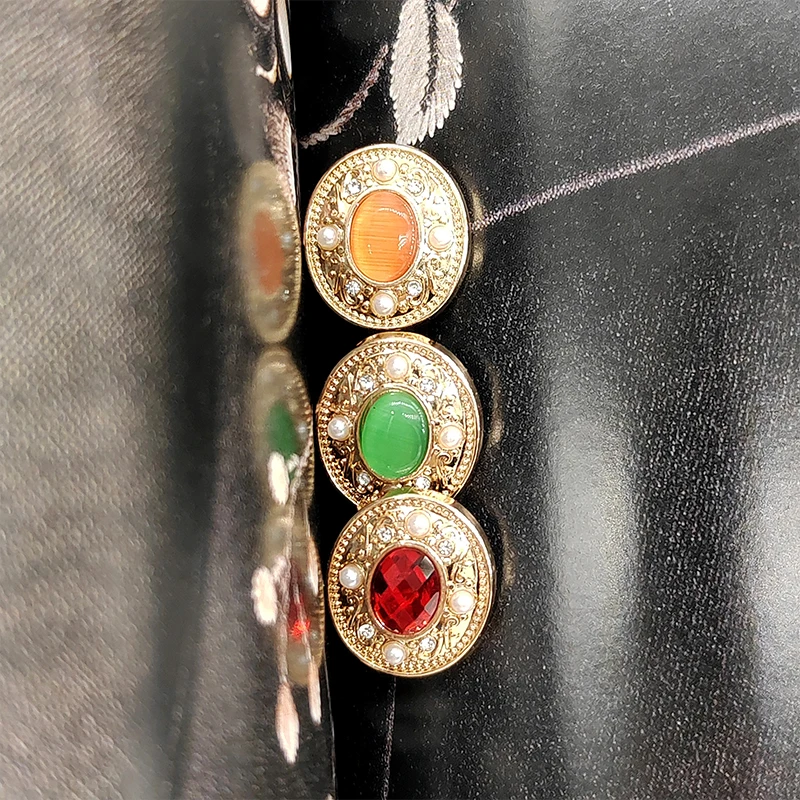 18MM Vintage Cat Eyes Luxury Rhinestone Pearl Beaded Shank Buttons Of Clothing High Quality Fashion Metal Button For Women Coat