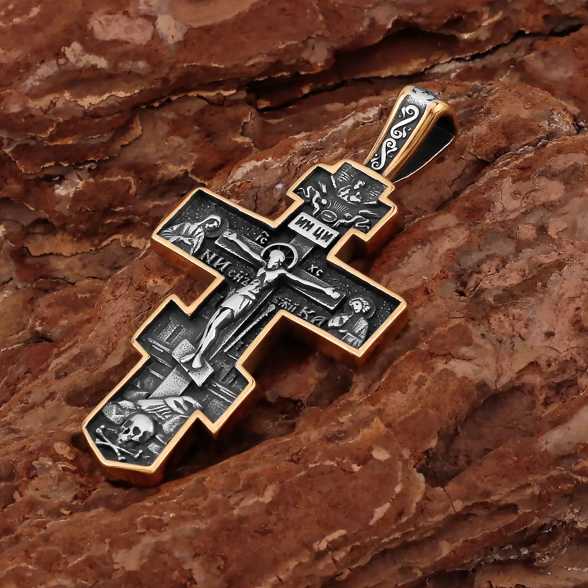 Vintage Stainless Steel Religious Cross Necklace Men Women Christian Jesus Pendant Mixed Gold Color Necklace Jewelry Gift