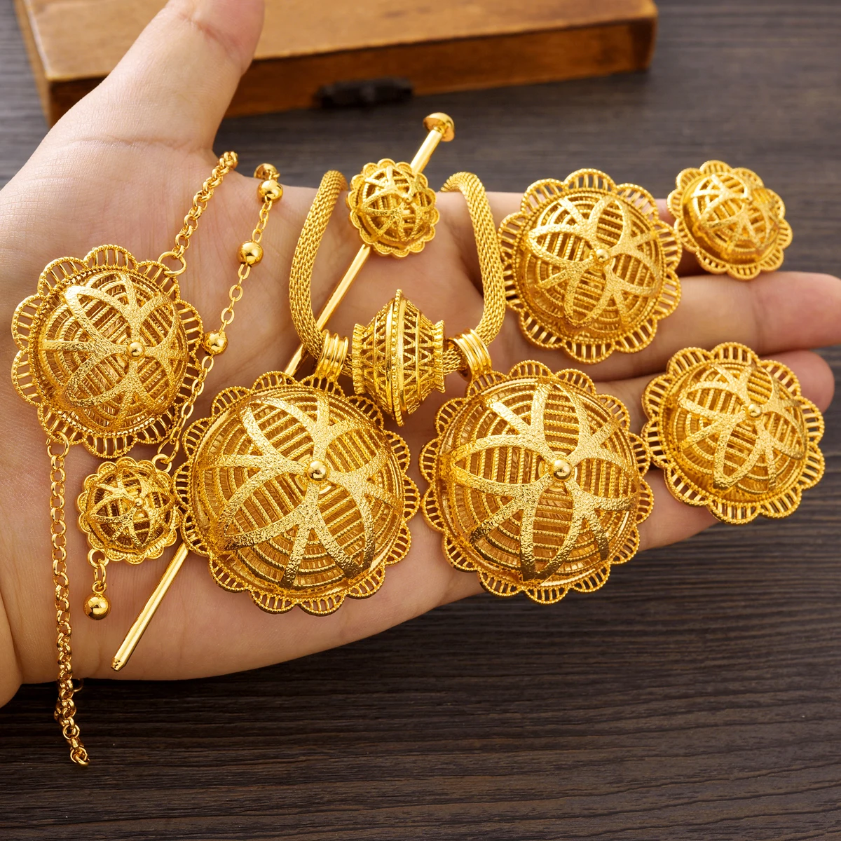 Ethiopia Golden Color Hollow Jewelry Set 3-piece/4-piece/6-piece Women Gorgeous Party Jewelry Bride Wedding Gifts