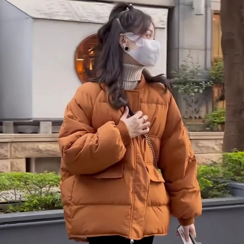 

Женский зимний пуховик 2025 года, объемный пуховик, бейсбольный дизайн, толстое утепленное спортивное пальто