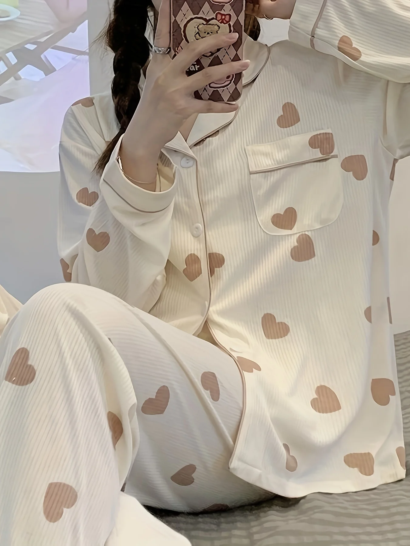 طقم بيجامة نسائية منزلية عصرية بأكمام طويلة مكون من قطعتين بنمط قلب - حلوة وجميلة، مع إحساس بالبساطة. #1