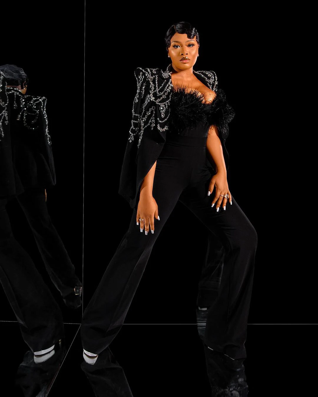 Luxury Crystal Women Pants Suits 2 Pcs Slim Fit Beaded Blazer Jacket And Pants Suits Customized Wedding Guest Formal Wear