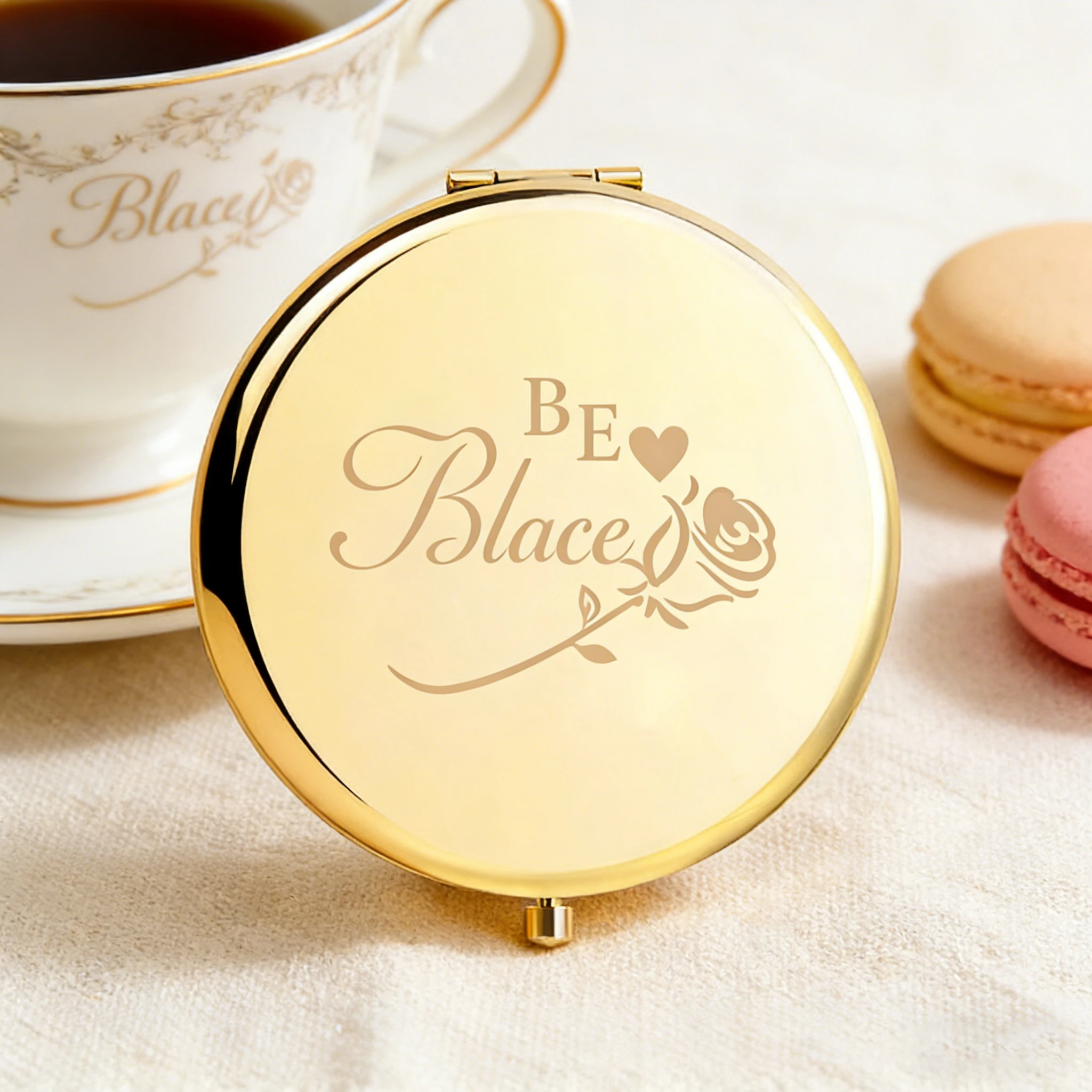 Gravierter kompakter Schminkspiegel mit der Aufschrift „BE Blace“, individuelles Rosen- und Herzdesign, tragbarer Klappspiegel, durchdachtes Geschenk