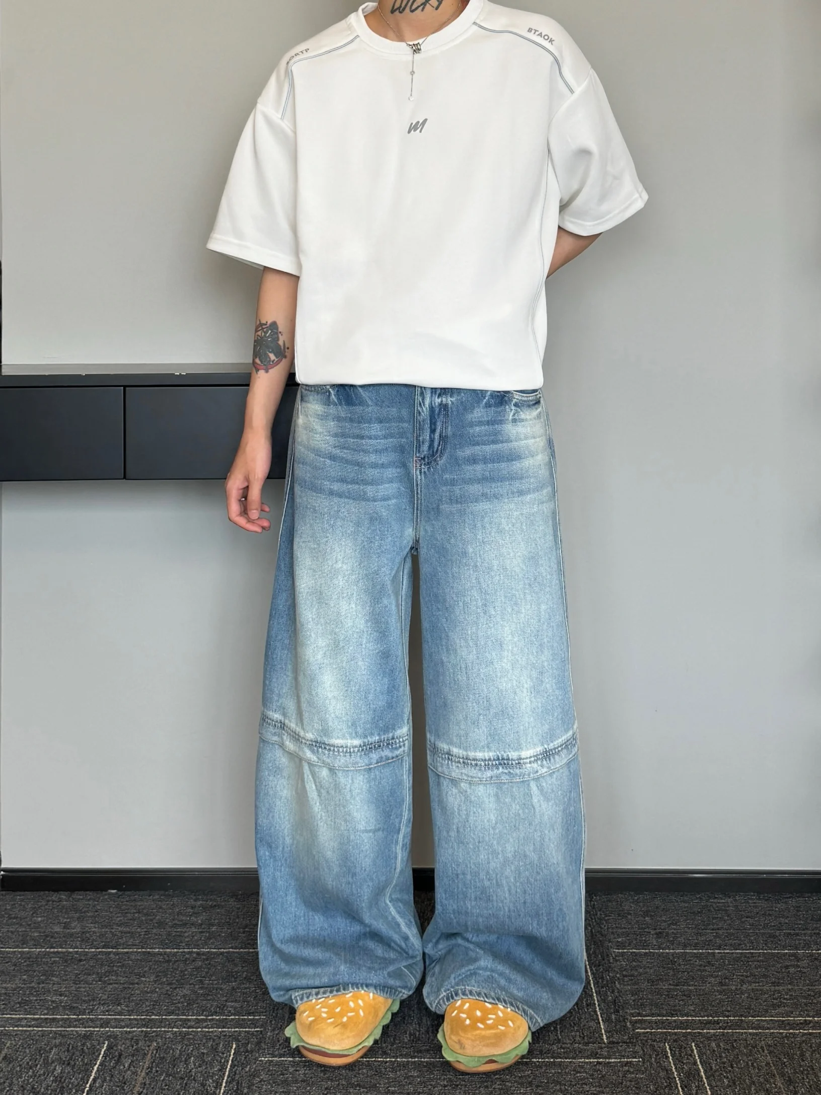 Calças Largas Estilo Americano Retro MGJM, Jeans Desgastados com Corte Solto, Versáteis para Homens e Mulheres, Fechamento com Zíper na Cintura Média