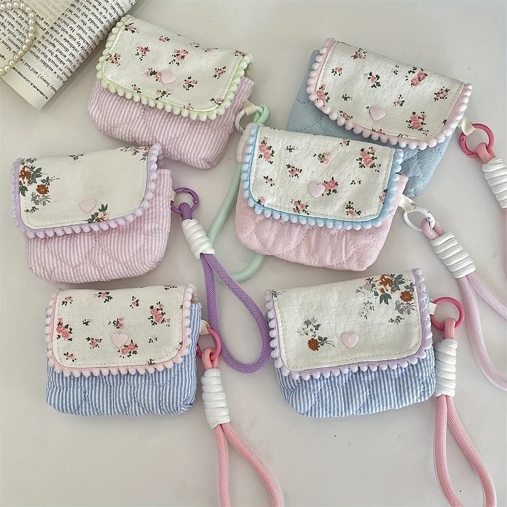 A Portable Small Floral Storage Bag, Travel Coin Purse, Compact Organizer for Cosmetics and Small Items, Small Floral Storage Suitable for Ccd Camera Bags, Anti-Drop and Anti-Bump Portable Compact Travel Storage Bag