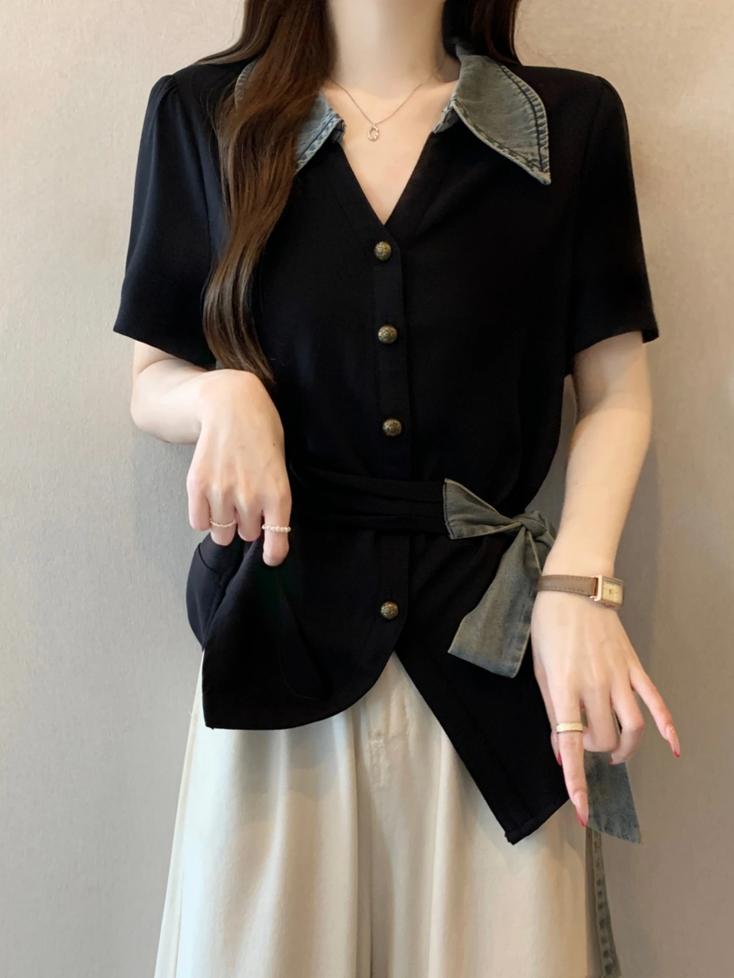 

Slimming V-Neck Short Sleeve Denim Shirt Women's Summer 2026 plus Size Tie Waist Knot Top Korean Style Commute Wind