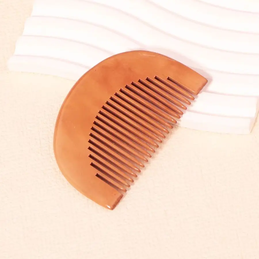 

Portable and compact natural peach wood comb, environmentally friendly wood comb Special for real hair wigs