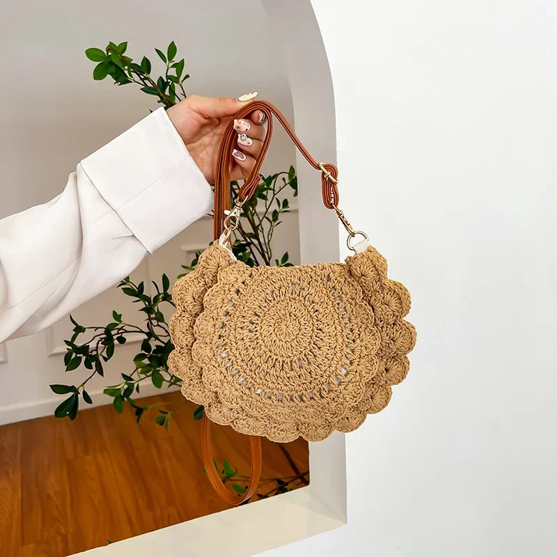 Vintage Woven Straw Handbag New Vacation Style Round Summer Beach Bag Fashion Crossbody Bag Ladies Messenger Bags 2024