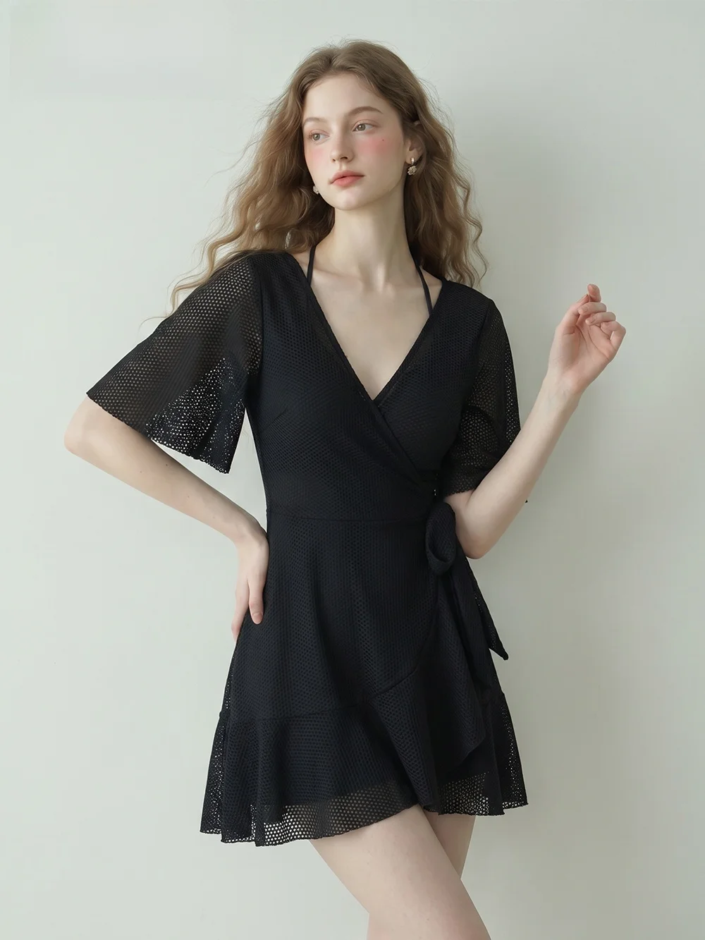 2026 New Women's One-Piece Swimsuit High-End Skirt Style Conservative Slimming Belly Covering Hot Spring Vacation Resort Swim...