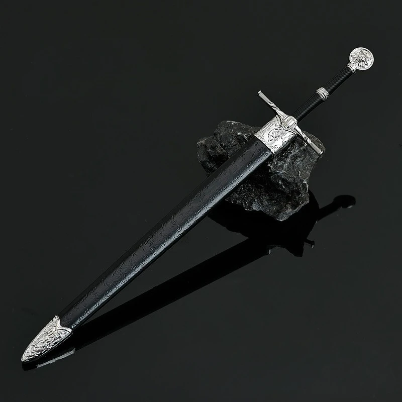 22 cm Geralt Spada The Witch Hunter Periferiche di gioco Modello in metallo Portachiavi Zaino Decorazione pendente Compleanno Festival Regalo Giocattoli