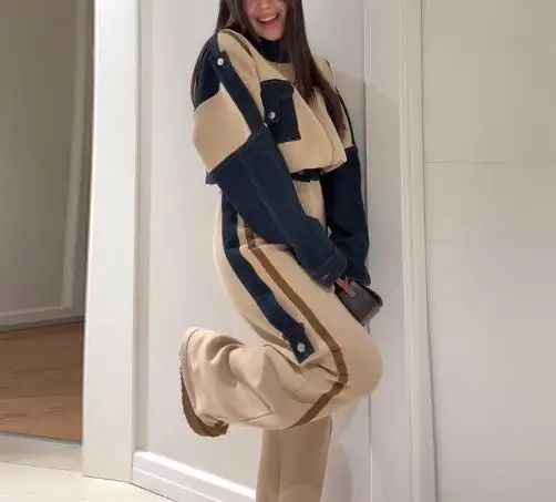 طقم مكون من قطعتين ملابس نسائية لربيع وخريف 2025 بياقة واقفة وأكمام طويلة وتصميم جيب وسحاب علوي طقم سراويل واسعة الساق غير رسمية #1