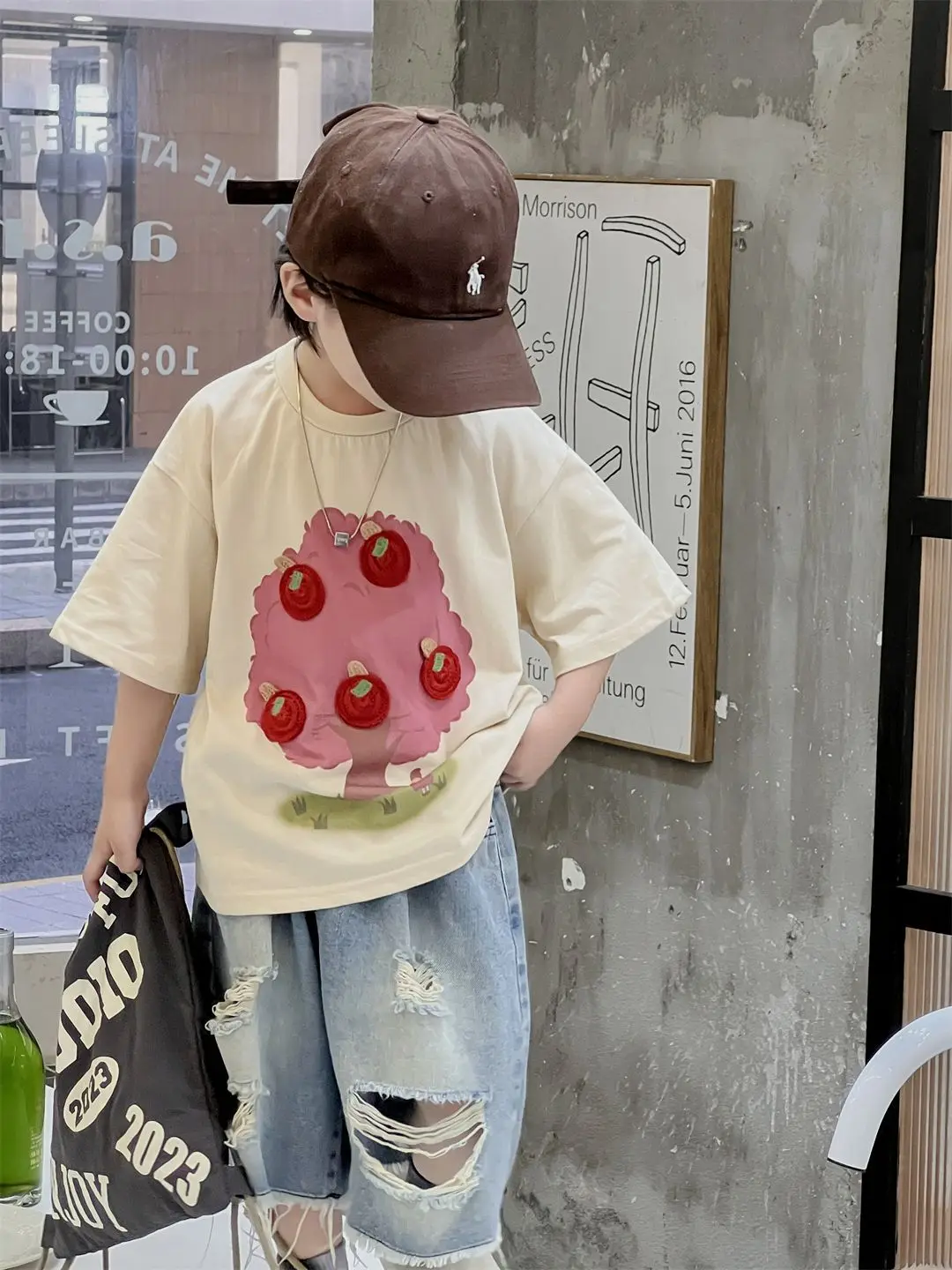 Top de manga corta para niños y niñas, Camiseta holgada de verano con estampado de árbol de manzana y dibujos animados, cuello redondo, ropa para niños