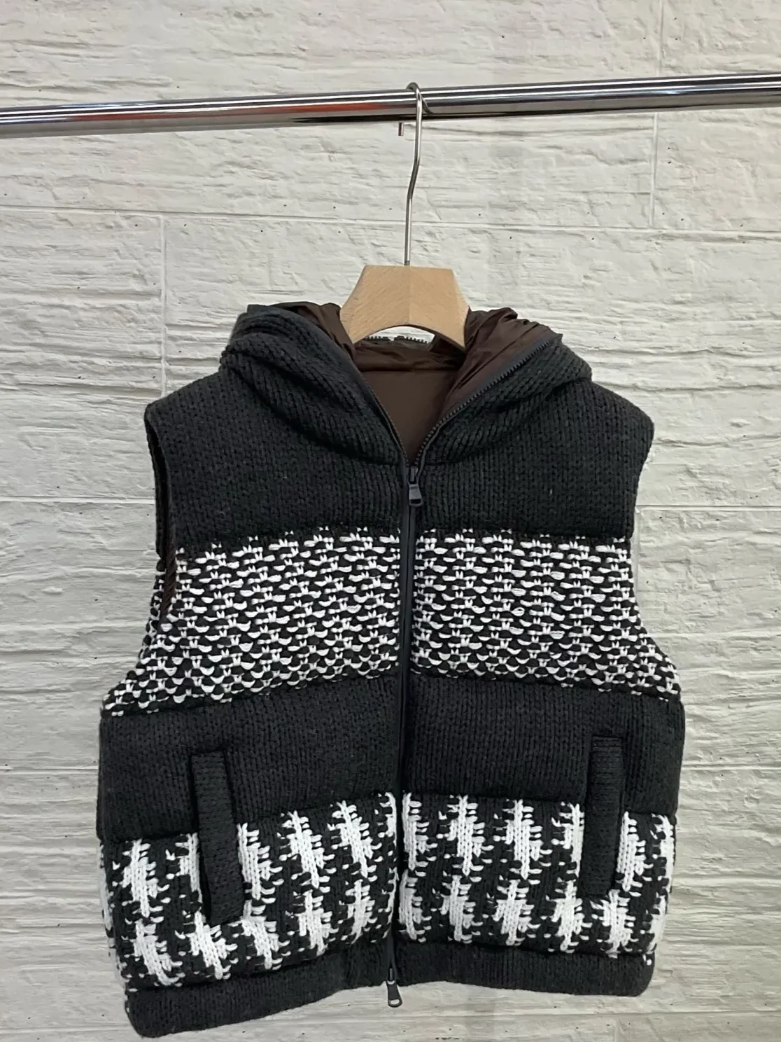 

Женский пуховый жилет с капюшоном, контрастный, без рукавов, винтажный, с цветовыми вставками