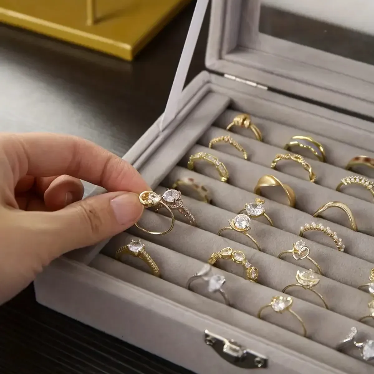 

1pc,Ring Storage Box, Soft Velvet Jewelry Storage Tray with Transparent Lid, Earring and Jewelry Display Box