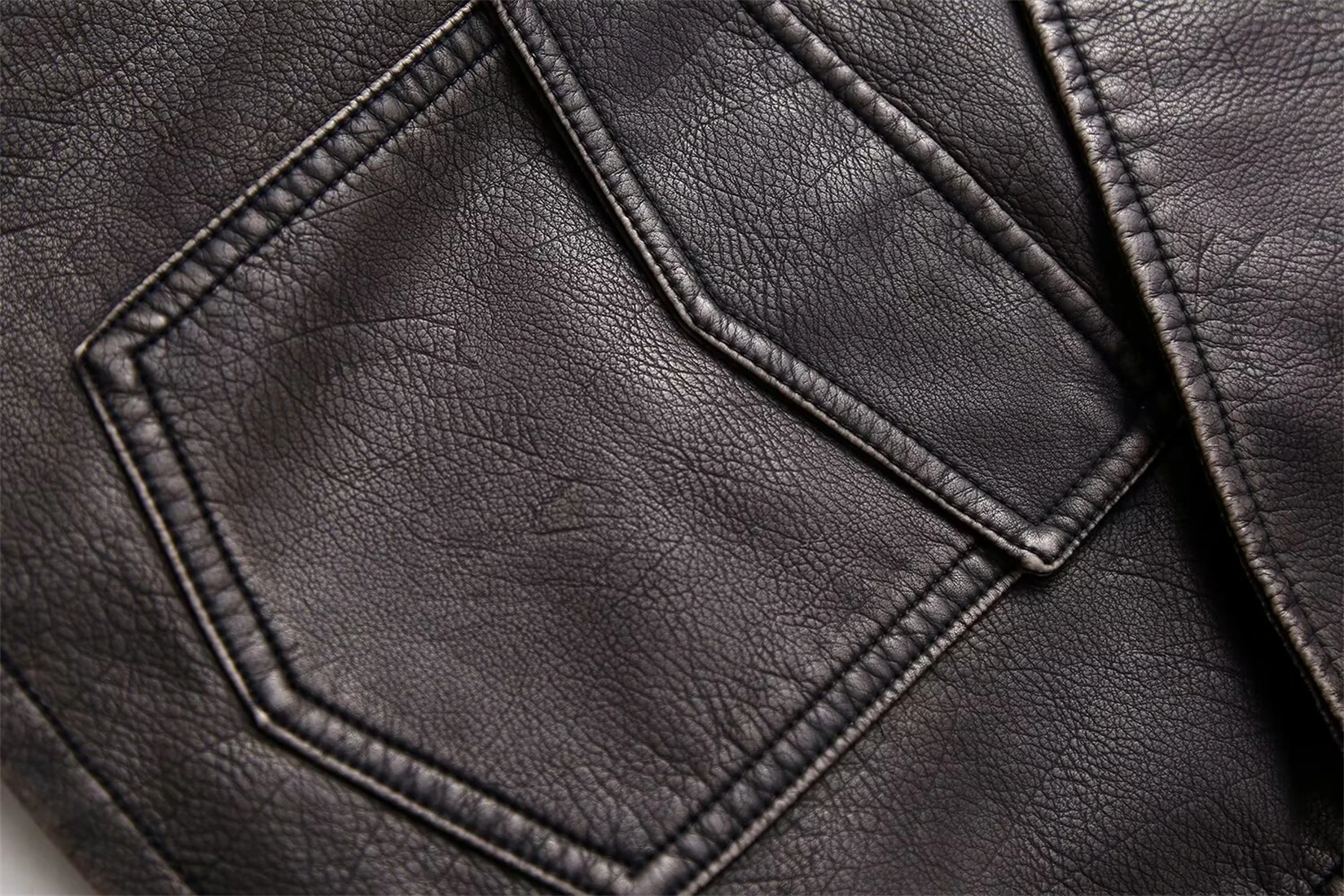 Nueva camiseta interior para mujer, camiseta interior corta de piel sintética, chaleco versátil de moda
