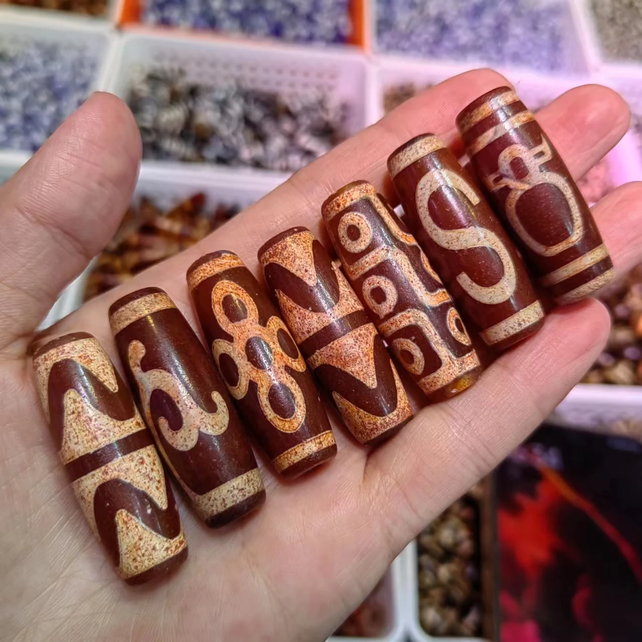 

10pcs/lot natural multi-pattern old agate dzi red Retro Ethnography Accessories jewelry wholesale Weathering lines Ethnography