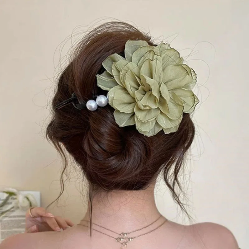 

French Style Pearl Flower Hair Clip for Women Elegant Floral Barrette Non-Slip Grip Hairpin Bridal Wedding Party Accessories
