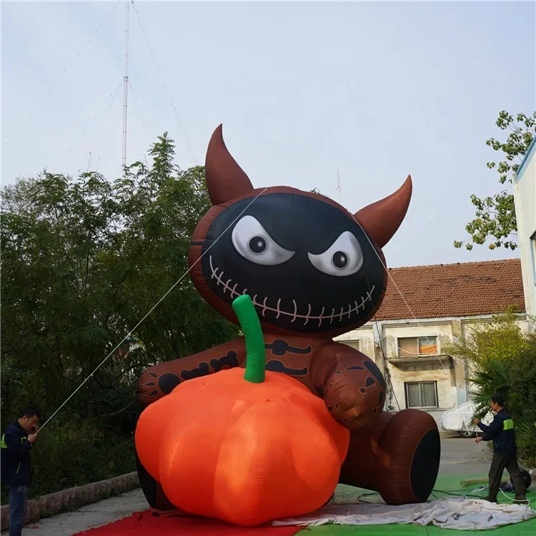 

Halloween Decoration giant inflatable cat with halloween pumpkin