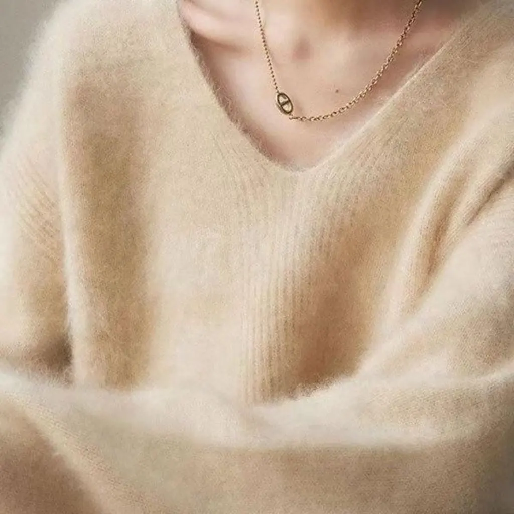 

Women's Soft Waxy V-Neck Long-Sleeved Knitwear Pullover Loose Fit Fashionable Top Pure Color Autumn Winter Lazy Style