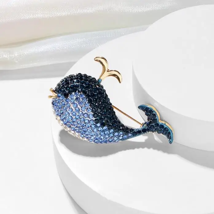 Милая-брошь-в-виде-синего-кита-женский-дизайн-нишевый-цветок-на-груди-высококачественная-брошь-в-виде-морского-животного-темперамент-костюм-с-аксессуарами