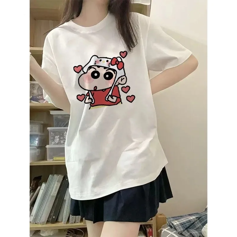 

Летняя футболка оверсайз 2026 с принтом Шин-чан в шляпе Hello Kitty, хлопковая, в стиле Y2K, для мужчин, женщин и детей