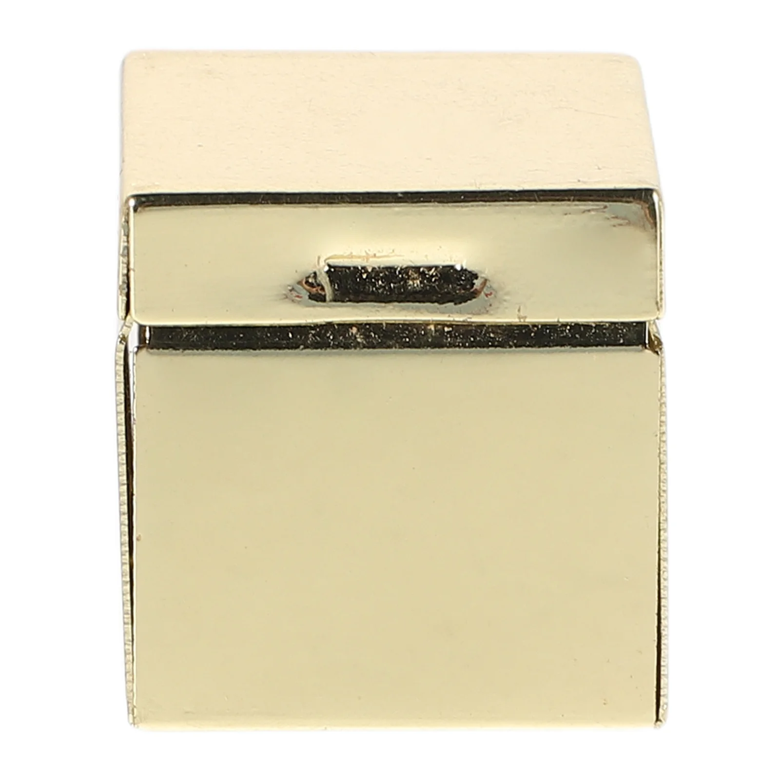 

Anti Slip Billiards Chalk Cube Durable Metal Design for Home and Club Use Enhances Game Performance and Aesthetic