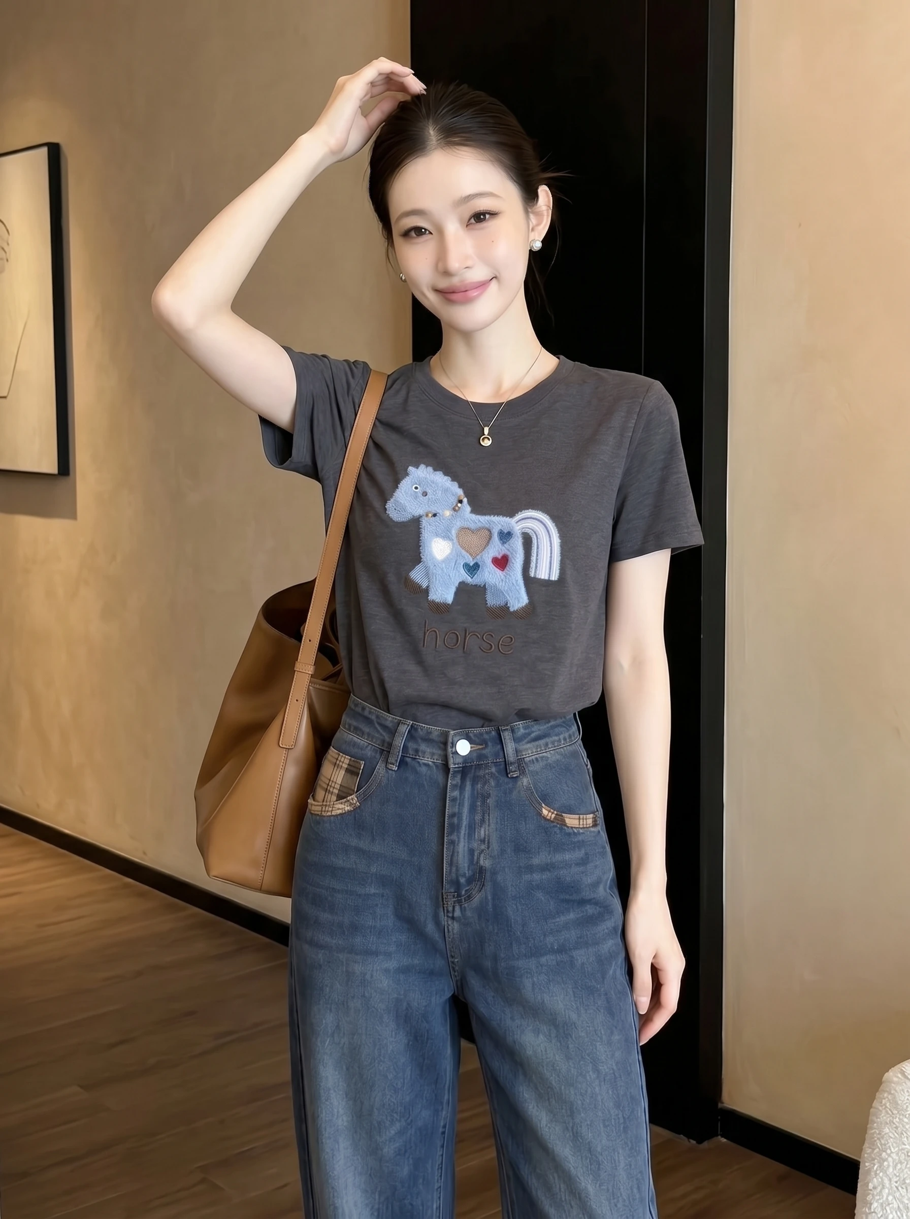 Elegant  Print Short Sleeve T-Shirt Women's round Neck Top Shoulder Width Regular Fit Casual Style Summer New Arrival