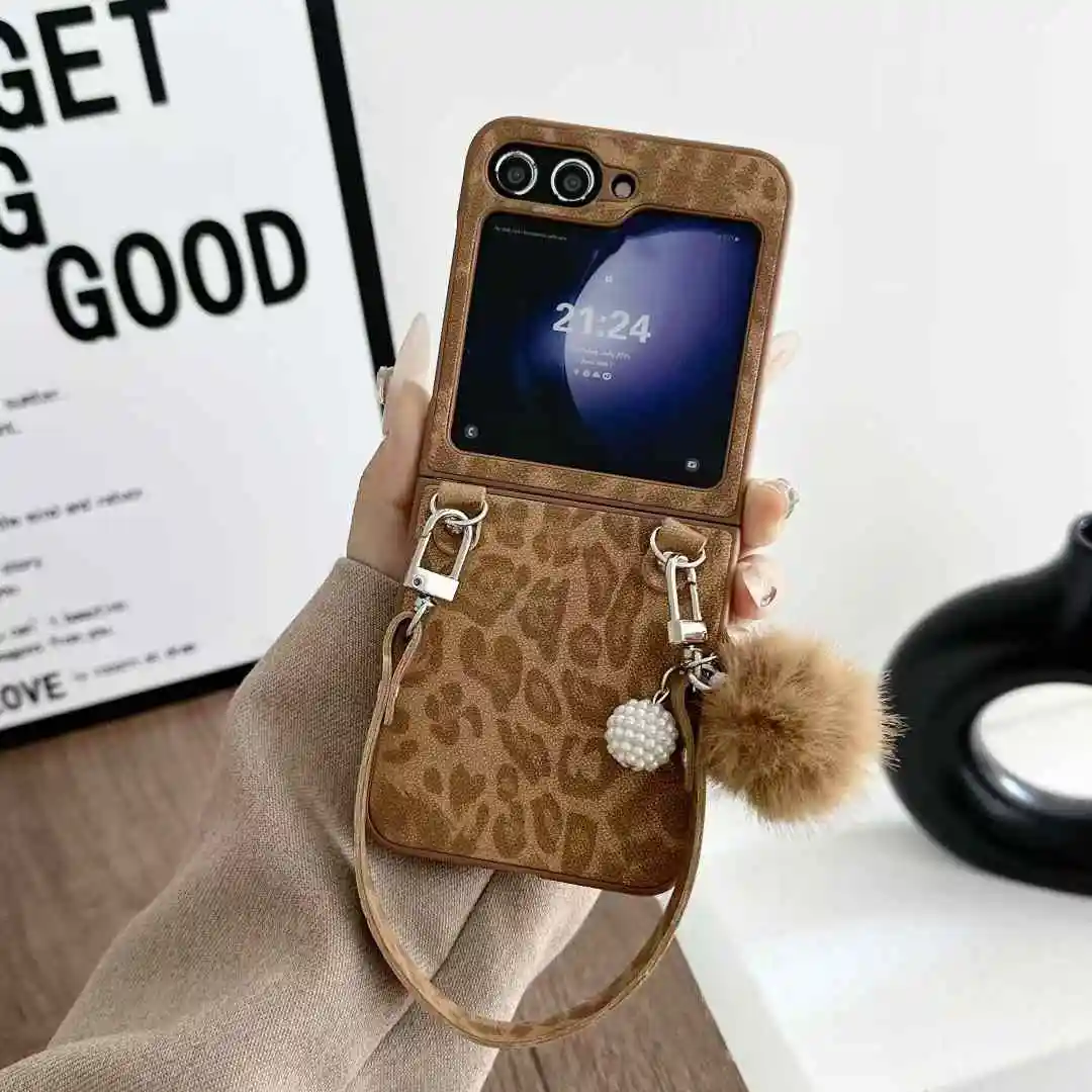 Luxury Crystal Fashion Elegent Leopard Fur Lanyard Strap Phone Case Cover For Samsung Galaxy Z Flip 6 5 4 3 5G F7110 F7070