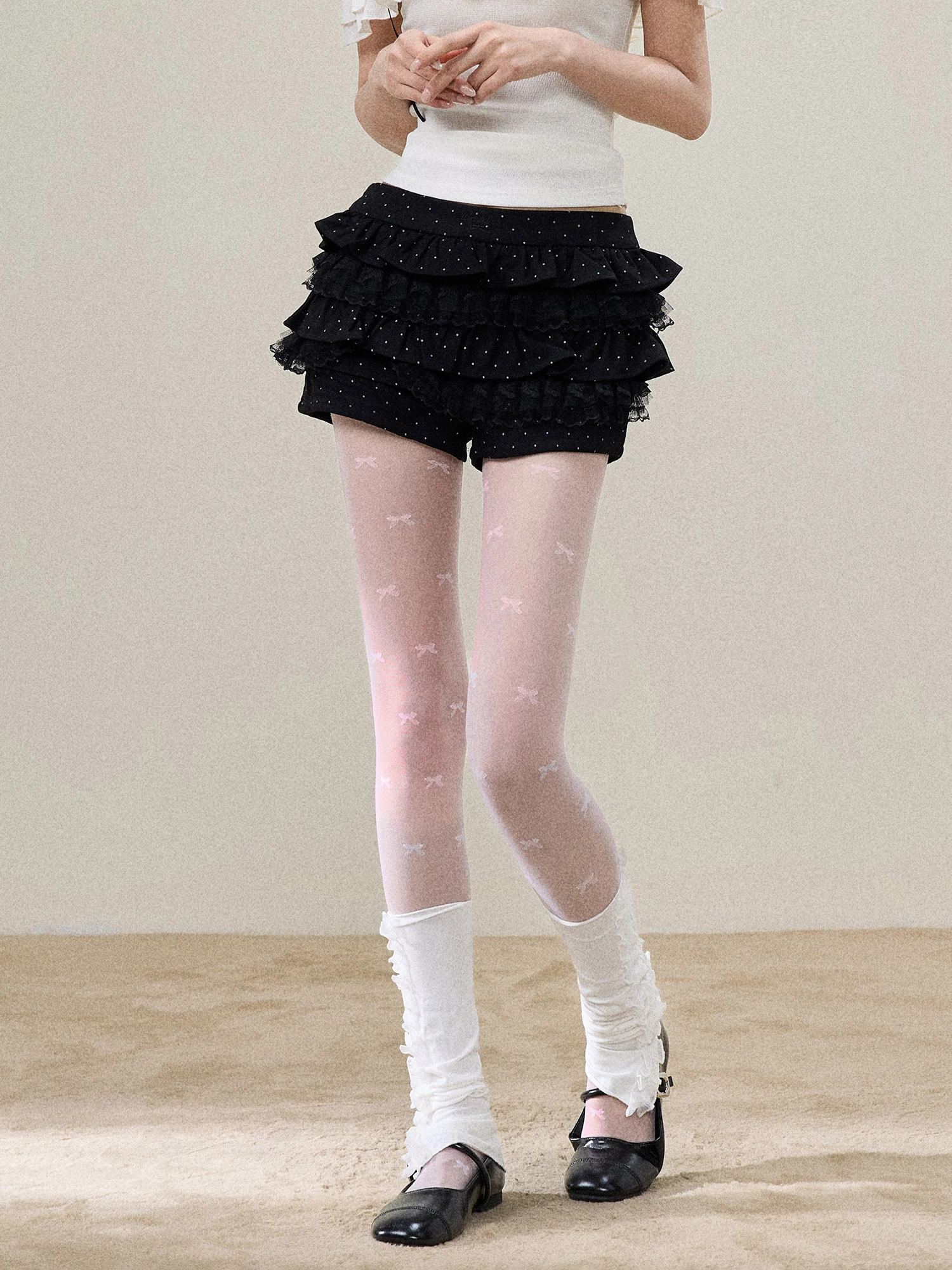 

Новая летняя женская короткая юбка Sweety Lace в горошек, для фигуры типа «груша», с эффектом коррекции бедер, многоярусная, мягкая и комфортная, с внутренними вставками.
