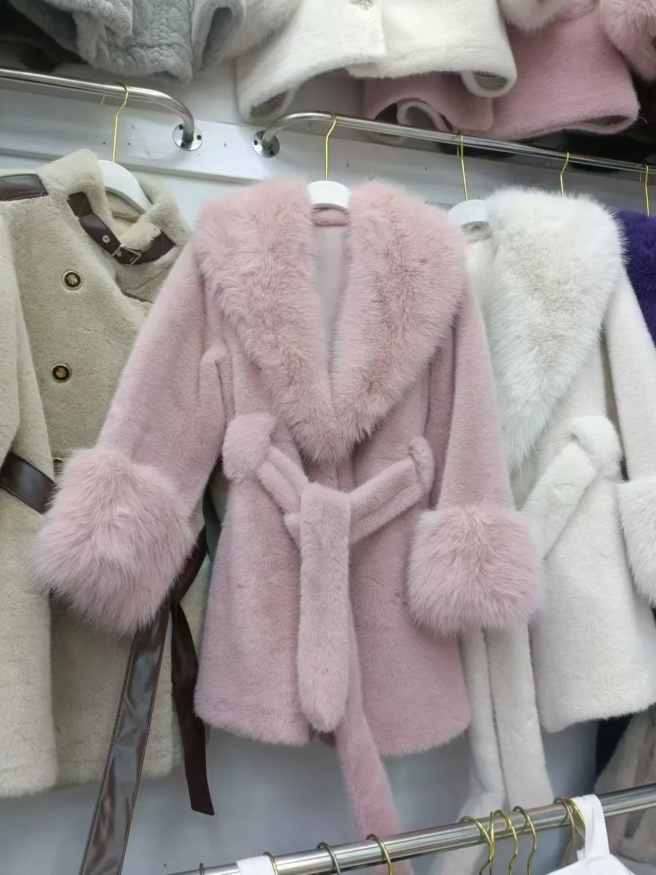 معاطف الخريف والشتاء فو الثعلب الفراء المرأة سميكة الدافئة معطف طويل رفض طوق ماكسي السترات الدافئة سميكة أنيقة معطف حزام ملابس خارجية