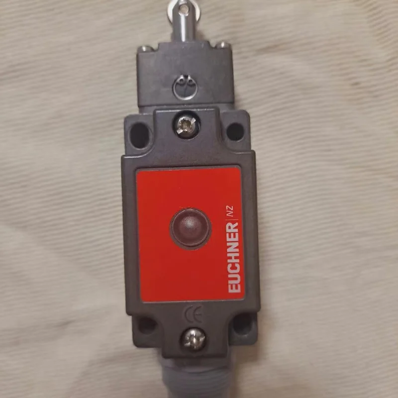 New NZ2RS-511L060 travel switch in stock for quick delivery
