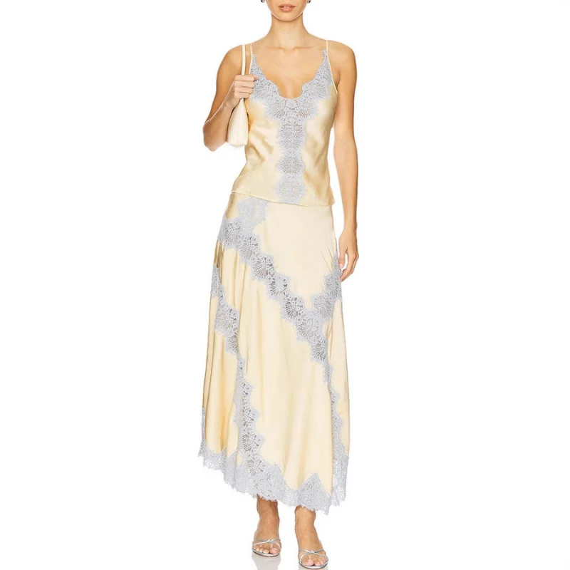 

Повседневный комплект из юбки и топа с кружевными вставками и вырезами, V-образный вырез, облегающий крой, весна-осень, с цветными бретелями, для отдыха, женский