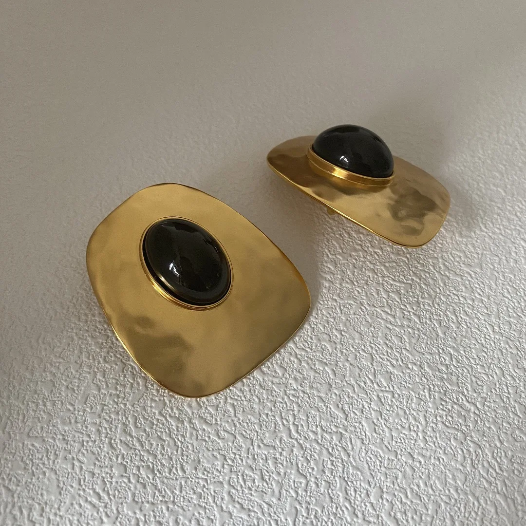 Hot Europe Designer Brand Irregular Black Crystal Geometric Earrings Ear Clip Woman Luxury Jewelry