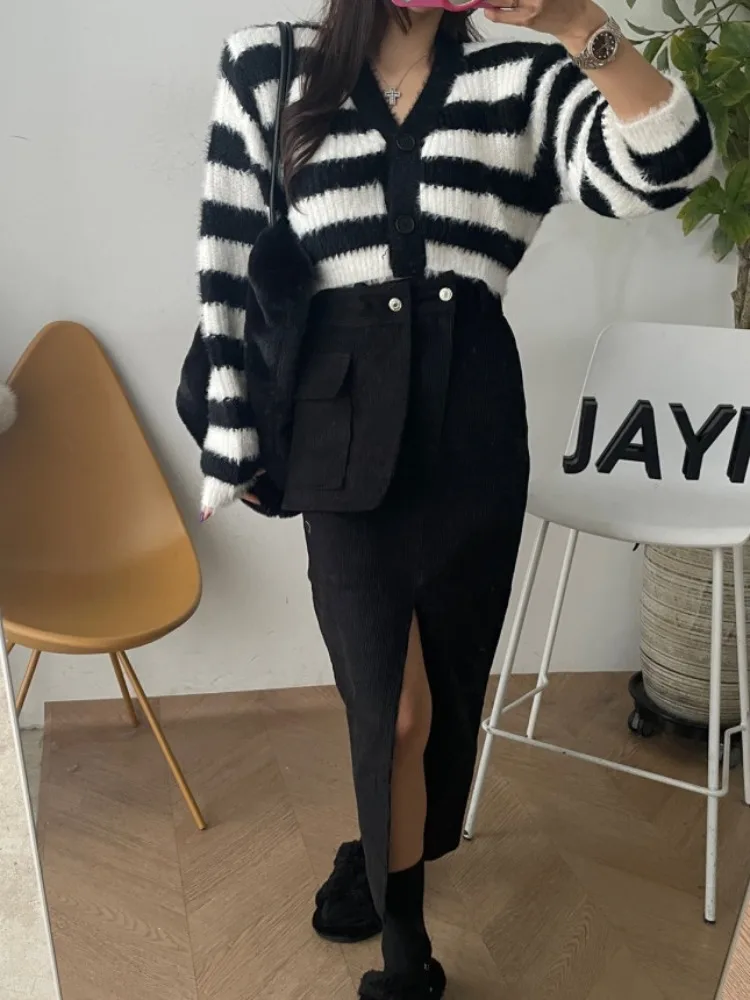 

Trendy Corduroy Skirt with kets Elastic Waist Design Asymmetrical Hemline Street Sle High Quali Feel Spring Autumn