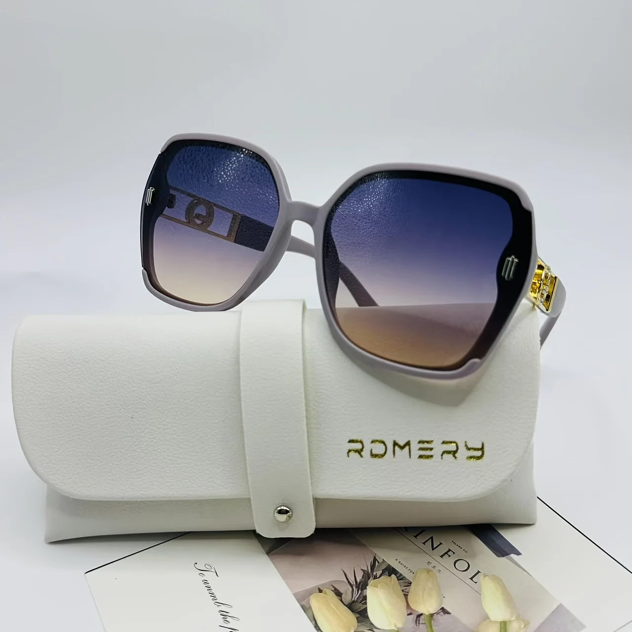 RDMERA แว่นตาแฟชั่นทรงสี่เหลี่ยมขนาดใหญ่หรูหรา - สีม่วงลาเวนเดอร์ กรอบพีซีพร้อมบานพับโทนสีทอง รวมถึงกล่อง - แก้วสำหรับทุกเพศ
