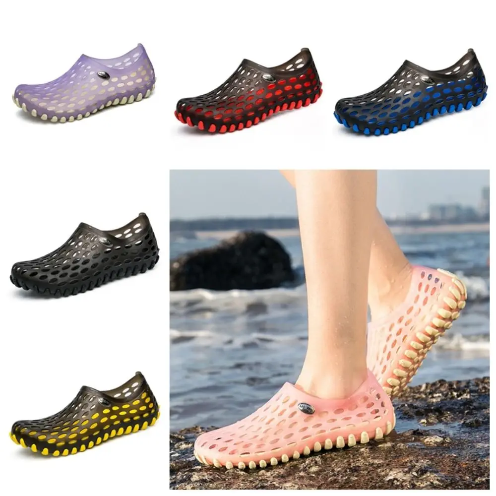 New Hollow Out Men Beach Sandals Breathable Anti-Slip Light Aqua Shoes Flat Light Travel Leisure Slippers Couples