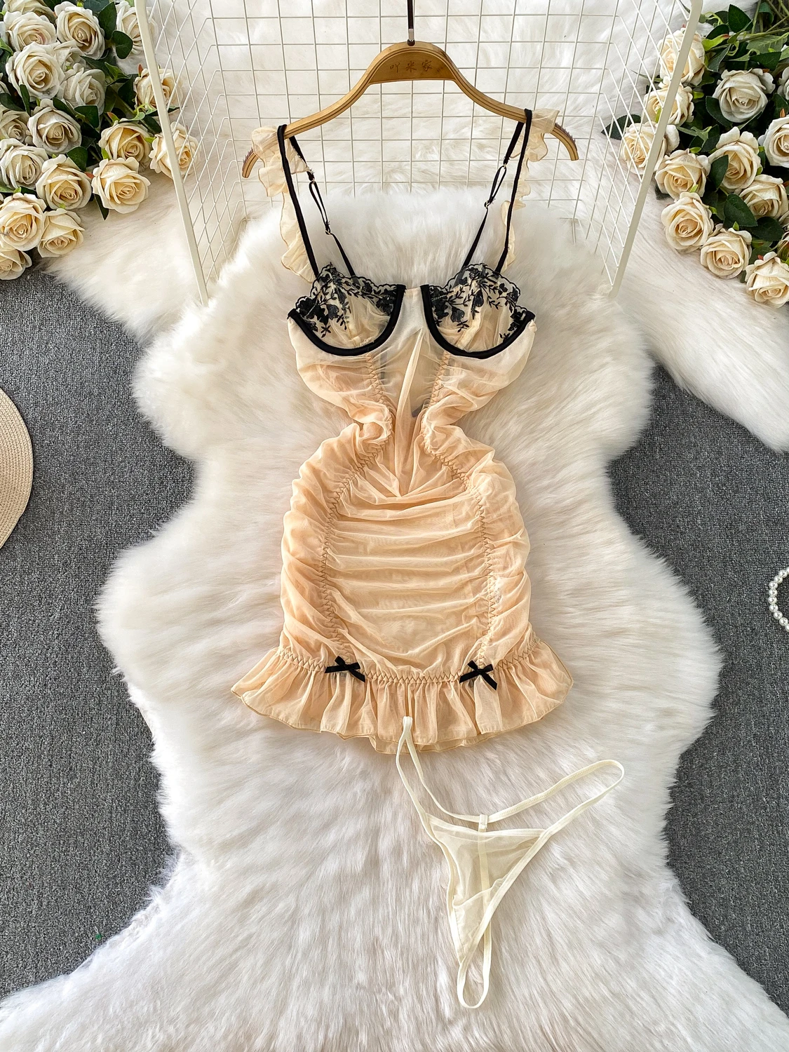 

Foamlina Прозрачная сетчатая пижама Сексуальная пижама Pure Desire Прозрачная цветочная вышивка с оборками Ультратонкая ночная рубашка с трусиками