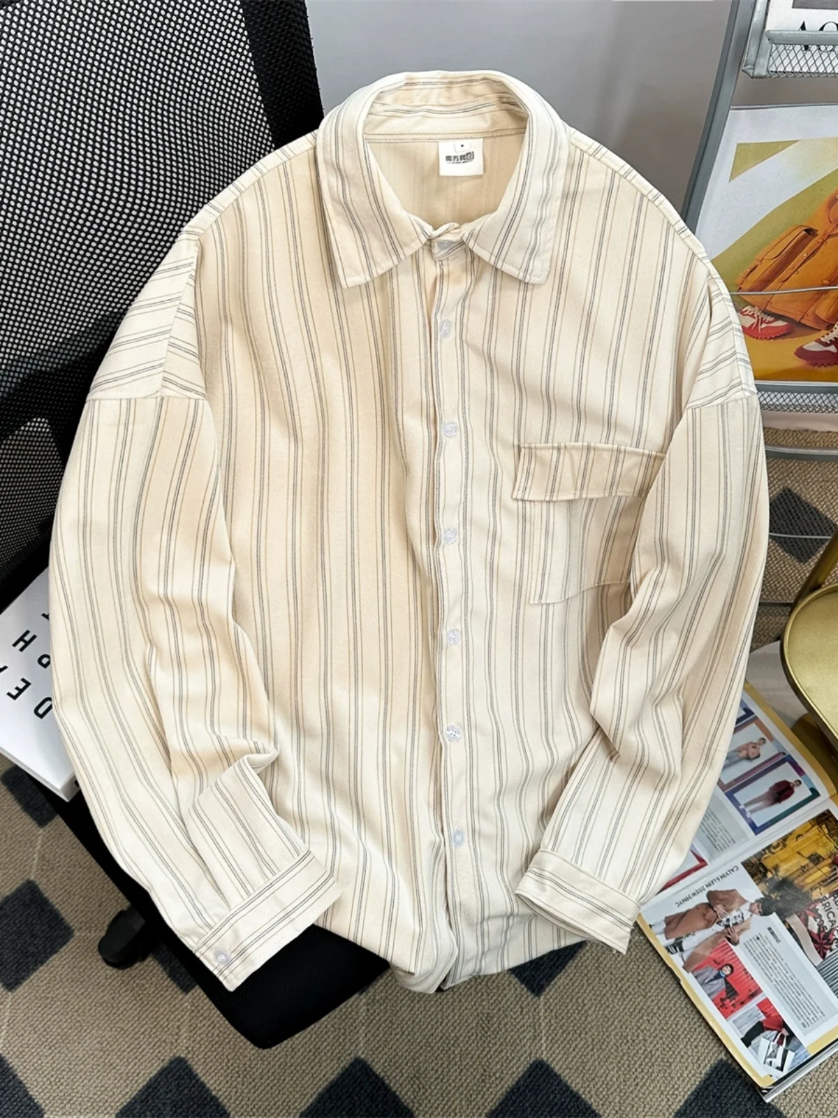 

Мужская рубашка с длинным рукавом в полоску, весенняя, свободного кроя, струящаяся, в стиле ретро, японская, модная верхняя одежда, рубашка для мальчиков в стиле арп-энд-хэмп.