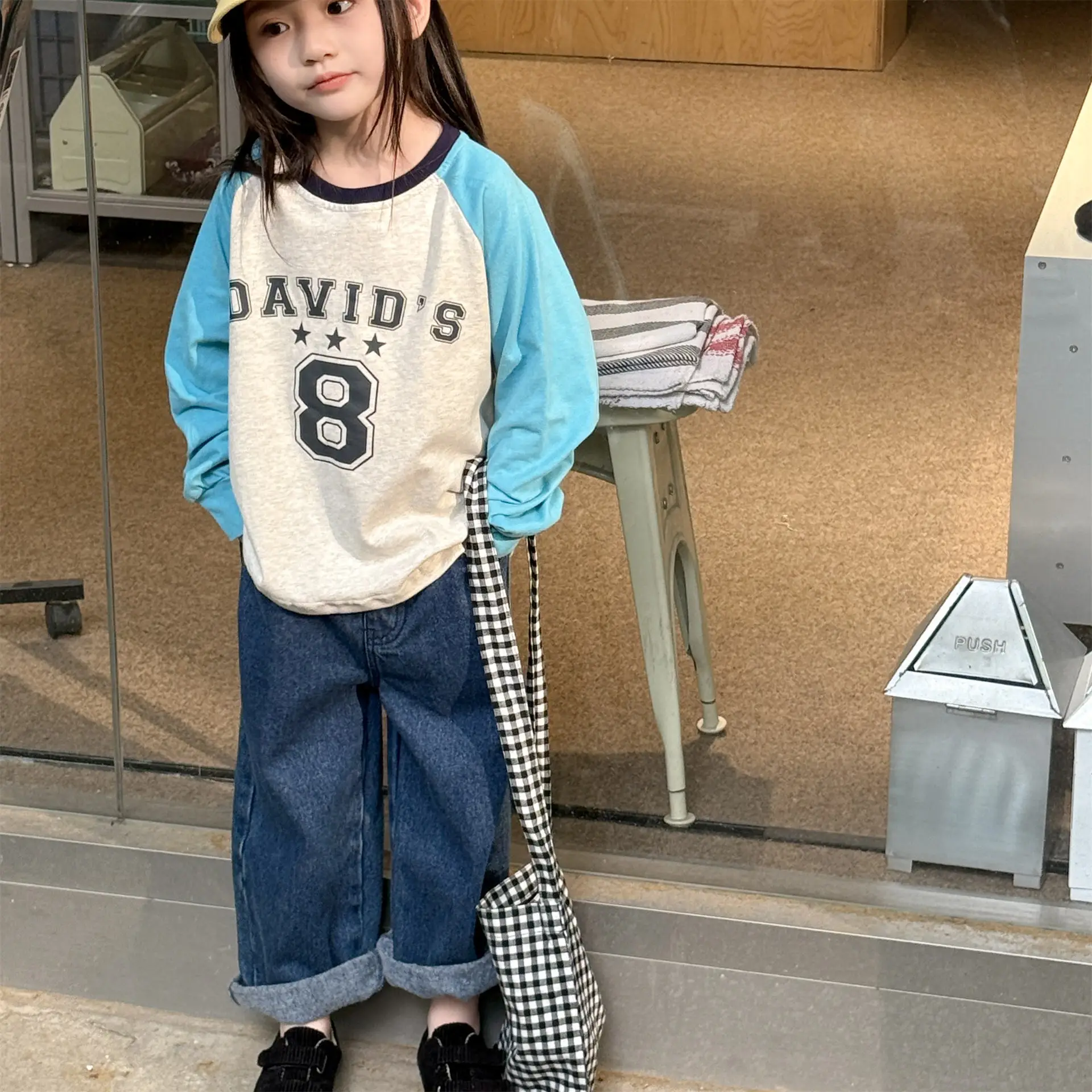 Dżinsy dziecięce na jesień 2025 w stylu koreańskim dla chłopców i dziewcząt, modne spodnie jeansowe, długie spodnie codzienne z elastyczną talią, 1-8 lat