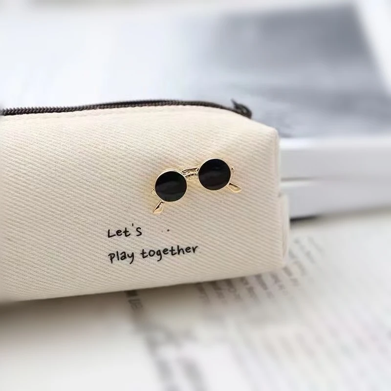 Punk Style Mini Sunglasses Brooches Vintage Metal Glasses Shaped Pins Women Men Party Clothing Accessories