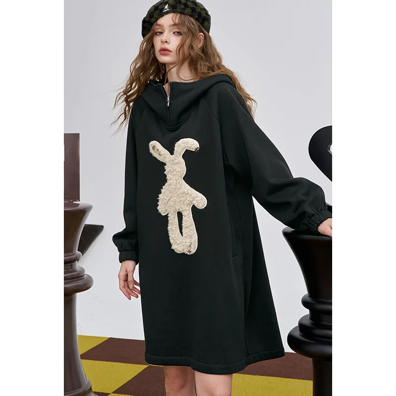 ELFSACK 2025 冬の新作 ルーズカジュアル チェストグラフィック パーティー ミディドレス 女性用